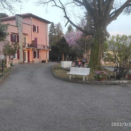 לואינו Villa Monica מראה חיצוני תמונה