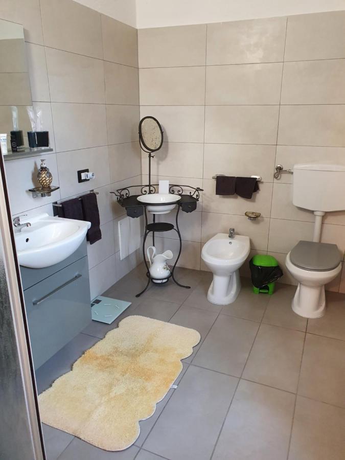 לואינו Villa Monica מראה חיצוני תמונה